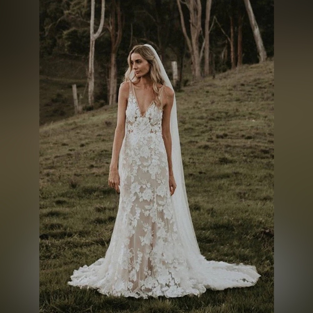 kissprom Floral Lace Wedding Dress NWT! Size 2